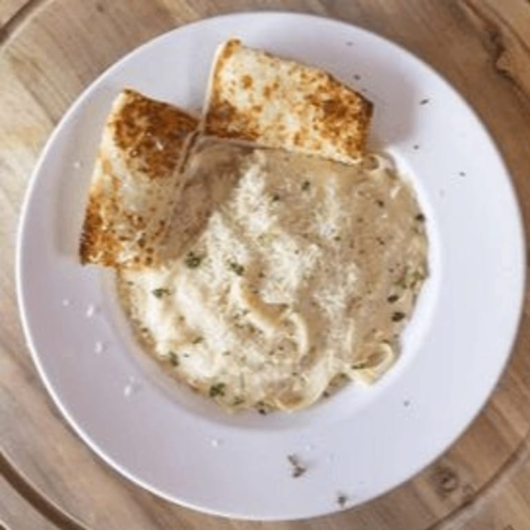 Indulge in Creamy Fettuccine Alfredo Perfection
