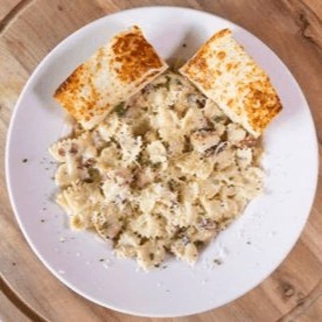 Catering Chicken Gorgonzola Bowtie.